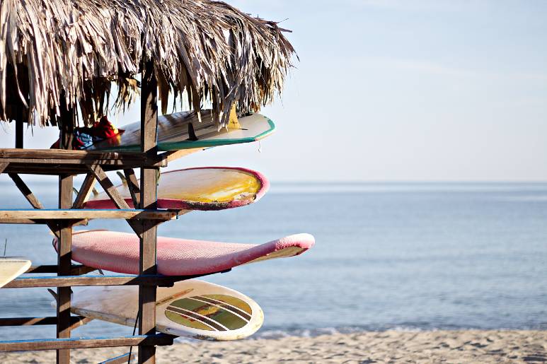 WAVES FOR DAYS: 8 SWELL SURFING SPOTS ON THE GOLD COAST AND SUNSHINE COAST