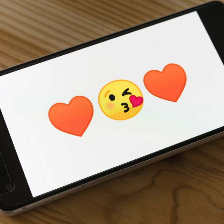 10 Tips to Boost Your Online Dating Profile