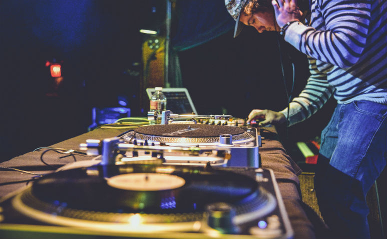 dj_773x478.jpg